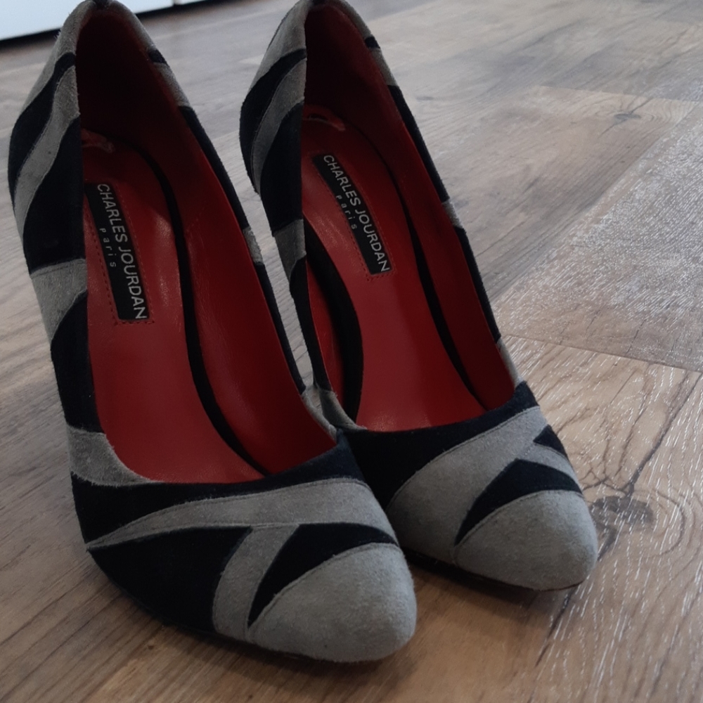Charles Jourdan Grey Black Suede Heels Size 6